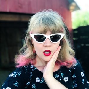 Meet your Posher, Caleigh